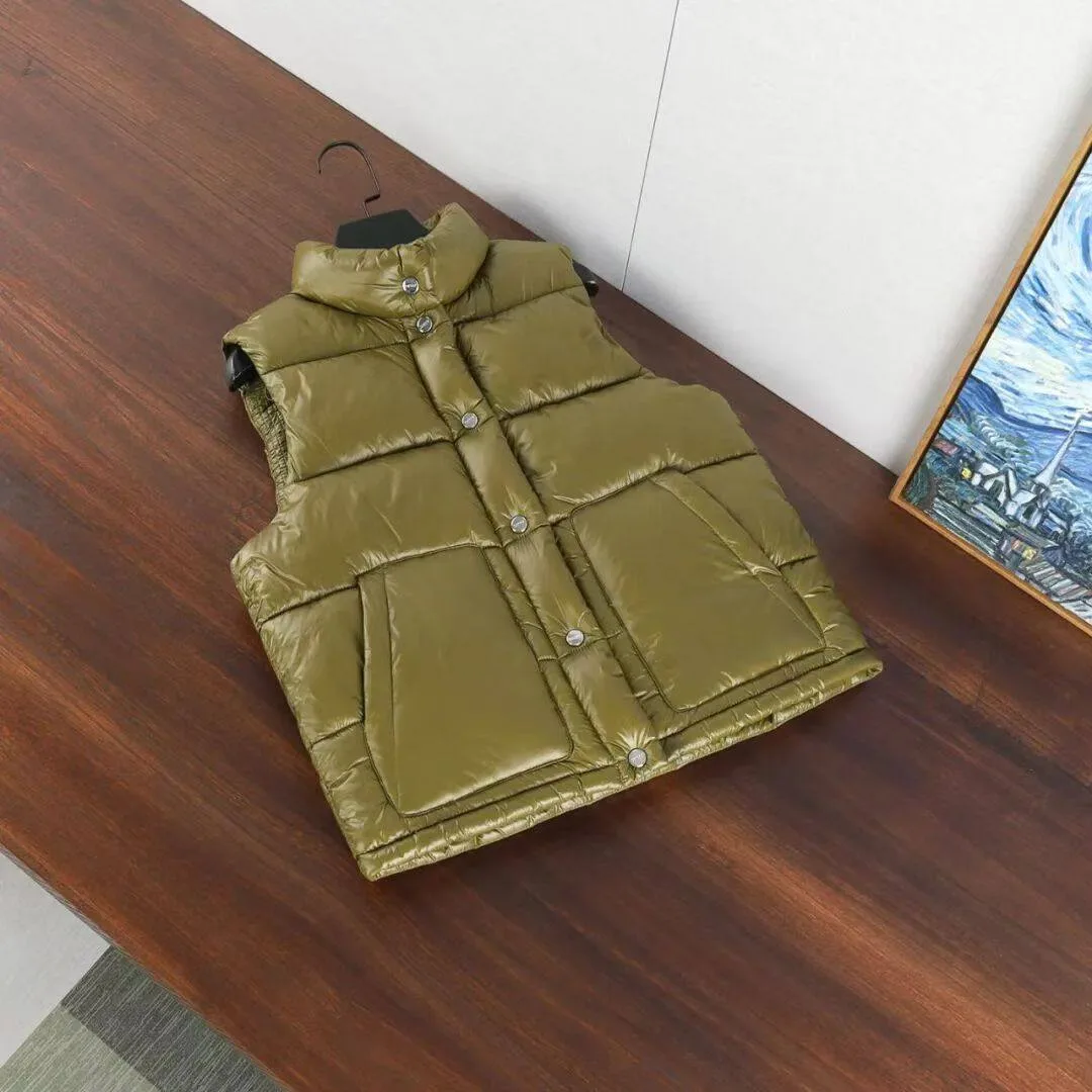 Женская жилетка