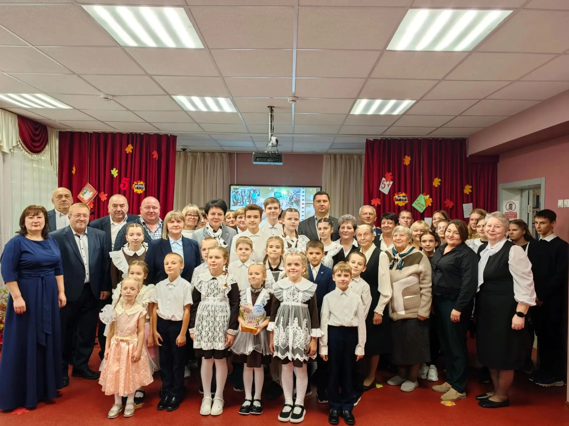 Жигайловской школе 50 лет.