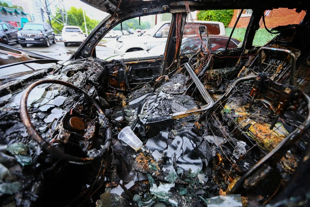 📰 Ночной поджог Toyota Alphard на Фадеева, 14