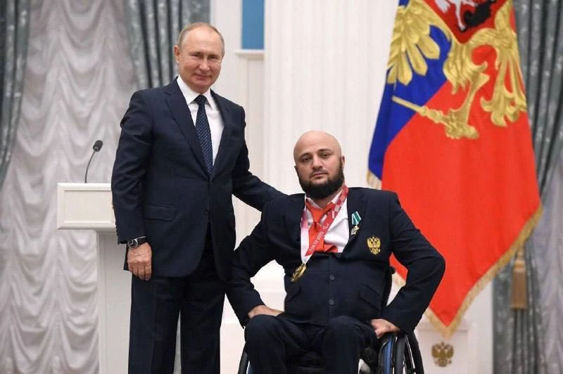 Инна лилляхи ва инна иляйхи раджиун (Поистине, мы принадлежаем Аллагьу, и к Нему наше в...