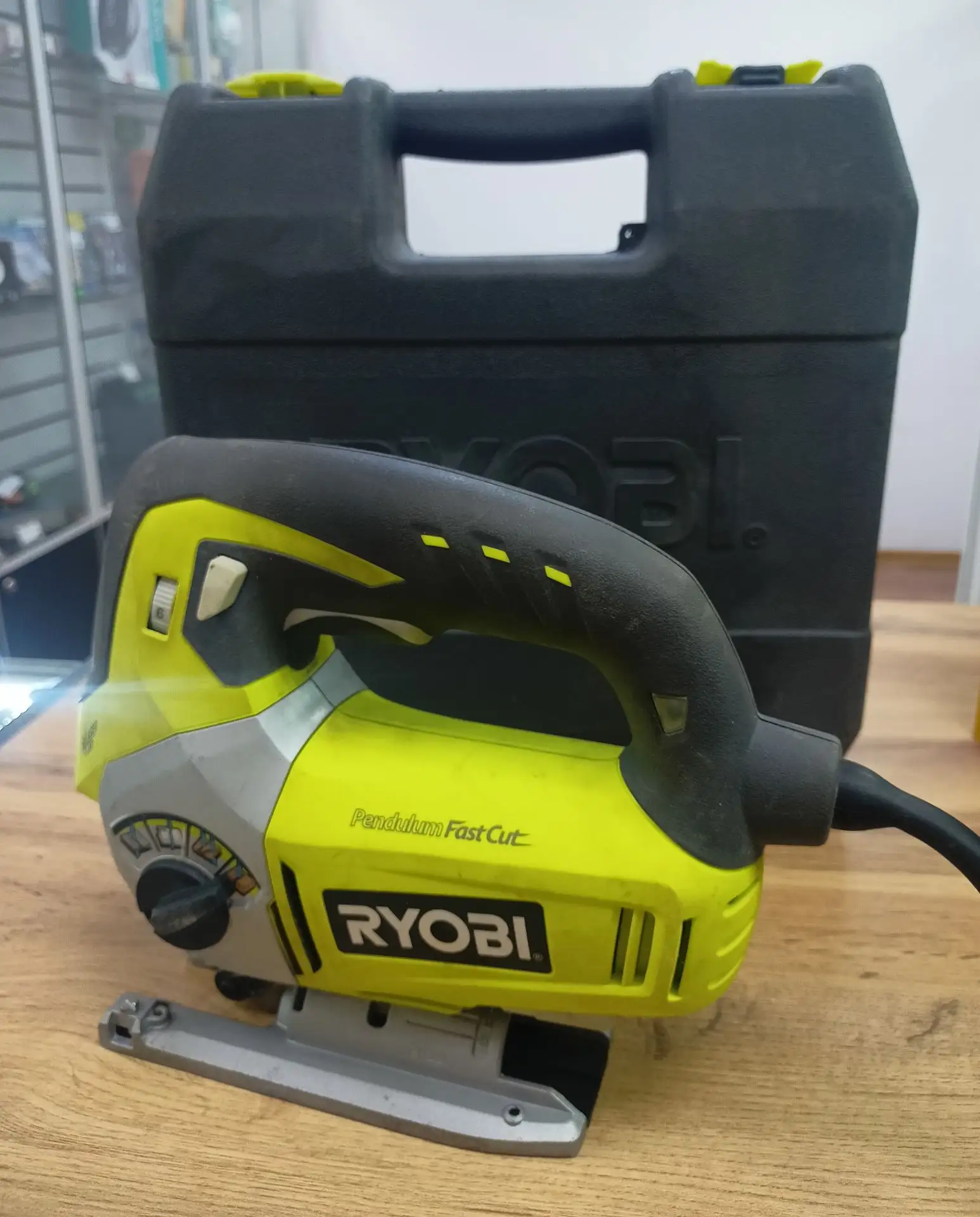 Наименование: Электролобзик Ryobi EJ700L