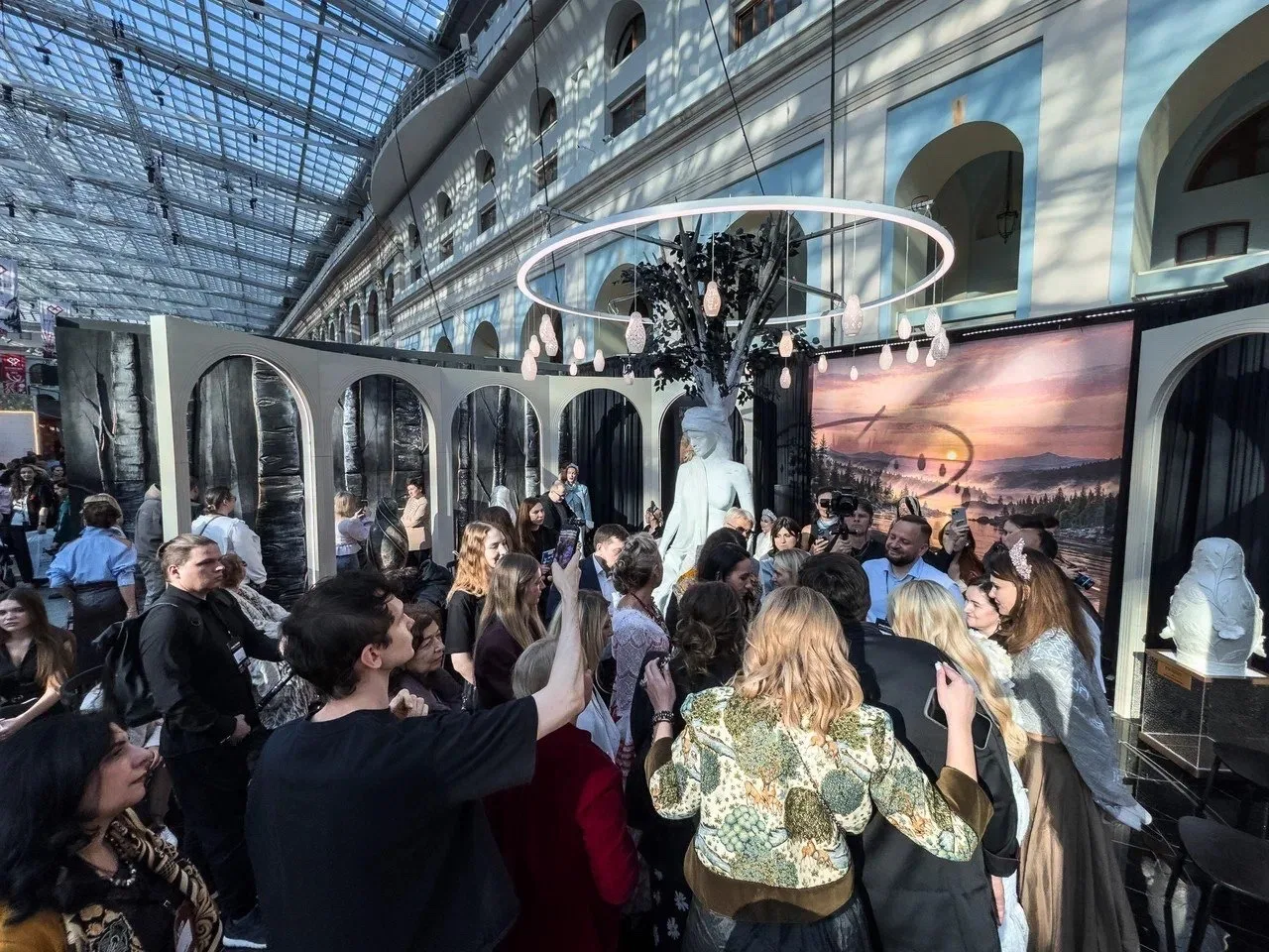 В Москве с аншлагом завершилась масштабная выставка дизайна «Русский дом. Креативные ре...