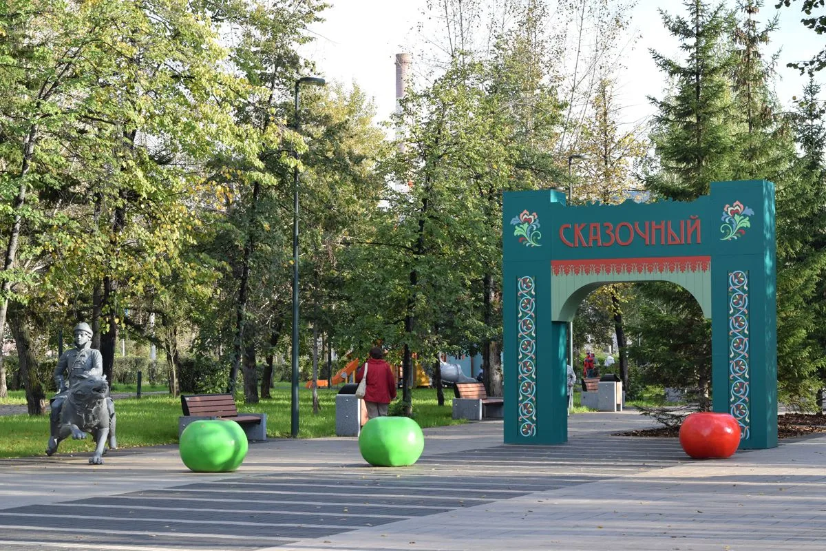 Светящиеся лисички и белка появятся в сквере «Сказочный»