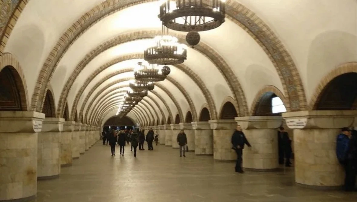 Метро в Киеве прекратило движение на всех трех линиях, — украинские СМИ.