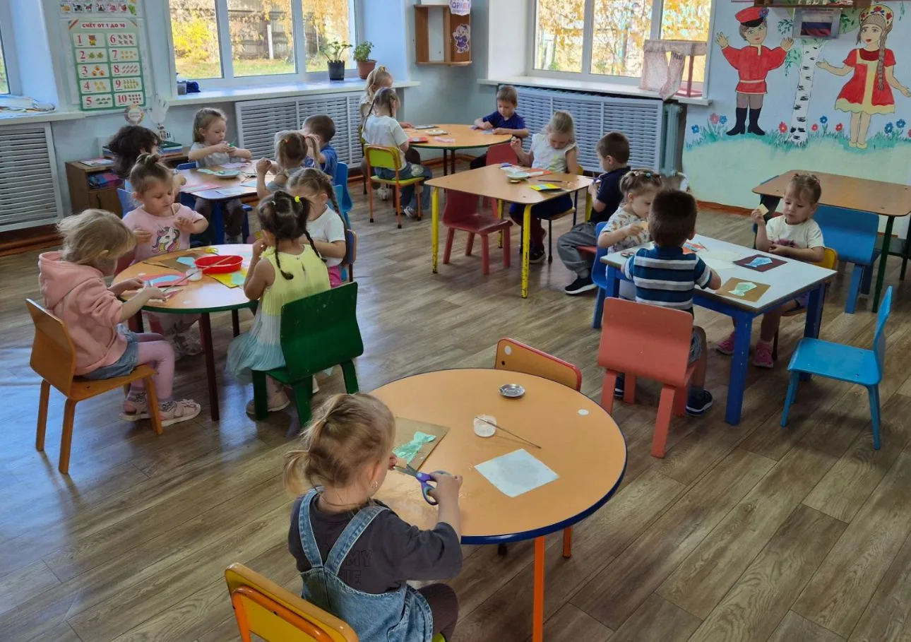 Аппликация «Галстук для папы» ко Дню отца.