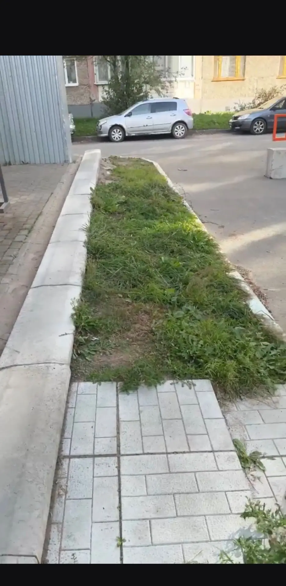 Требуется уложить брусчатку 500х500 размером, общее количество 55шт, вот на этот участок .