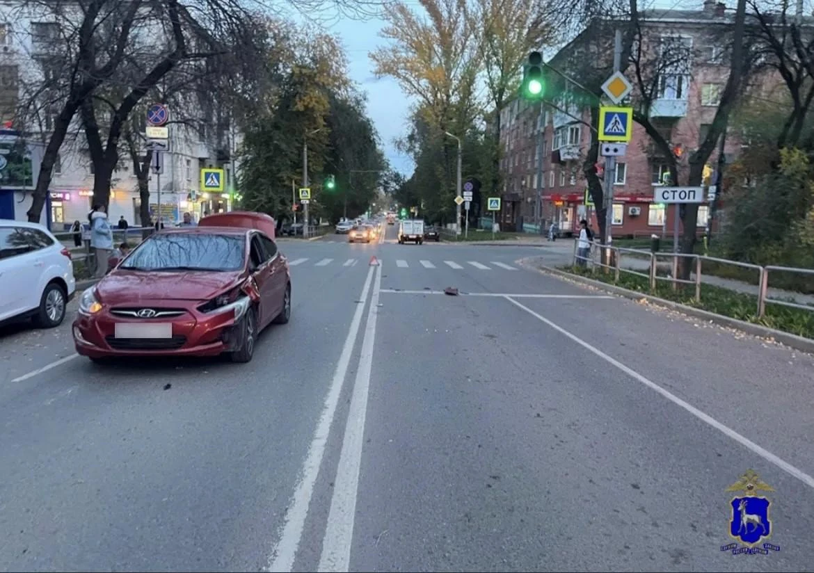 🛴 В Самаре 16-летний самокатчик врезался в Hyundai Solaris на переходе