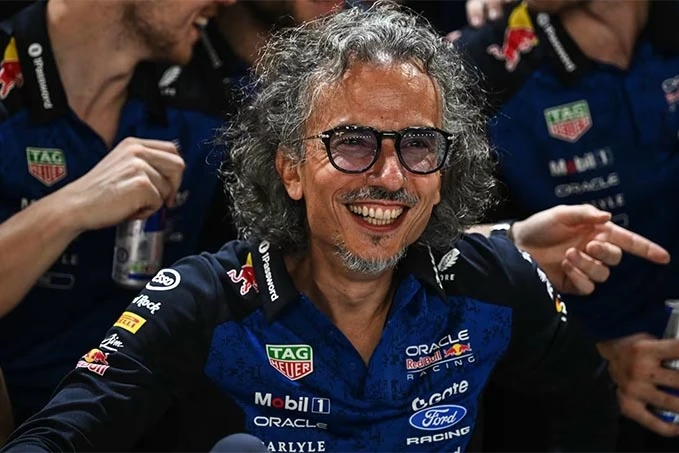 Red Bull продлили контракт с Лораном Мекисом