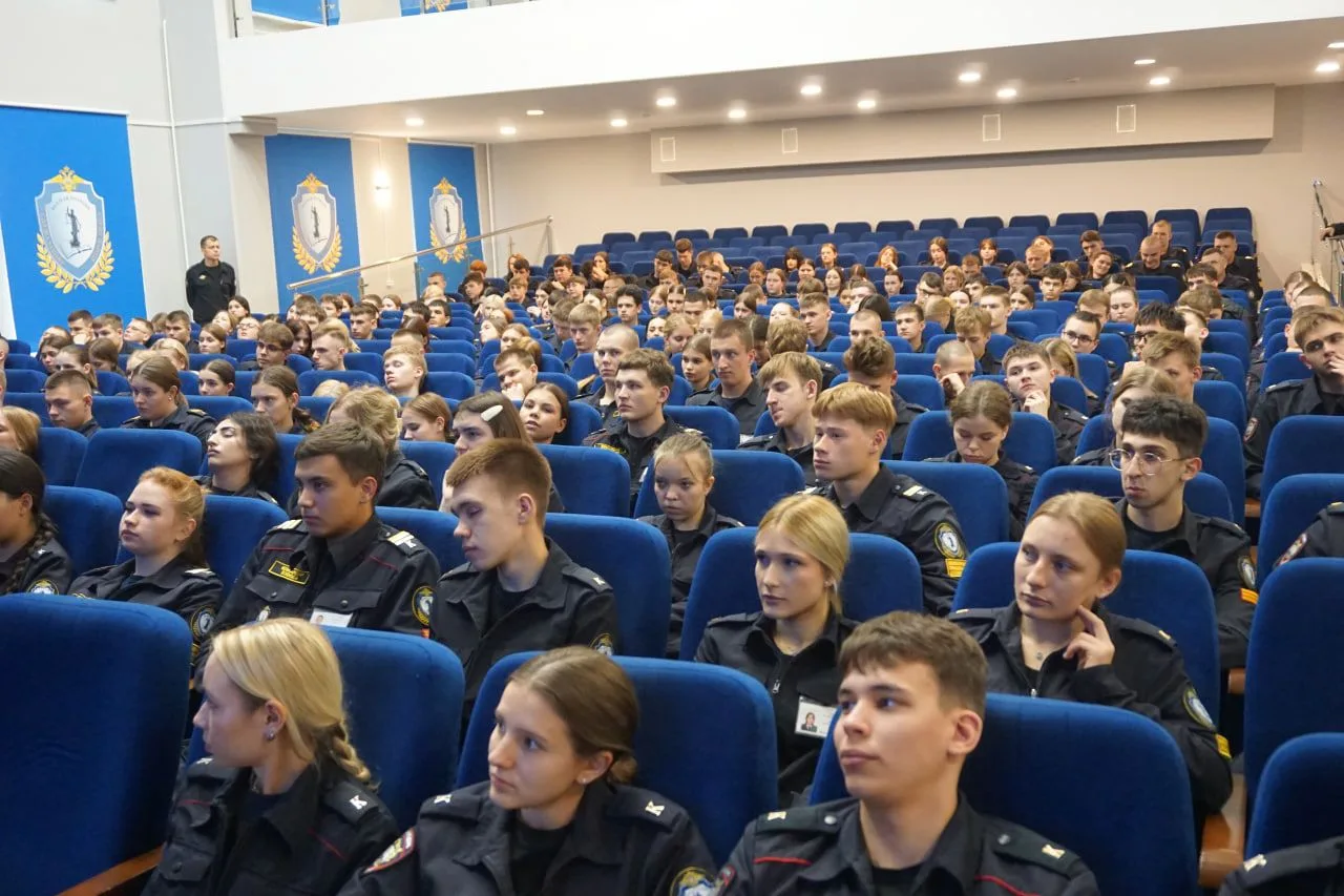 В Колледже полиции начались профориентационные встречи сотрудников силовых структур с к...