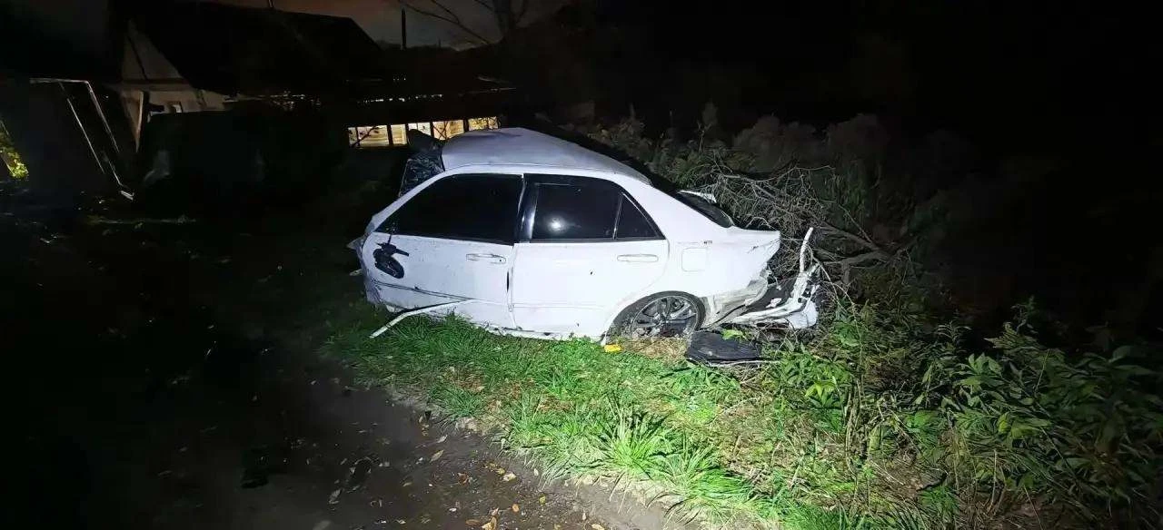 Toyota разорвало пополам: водитель погиб в ДТП в Артёме