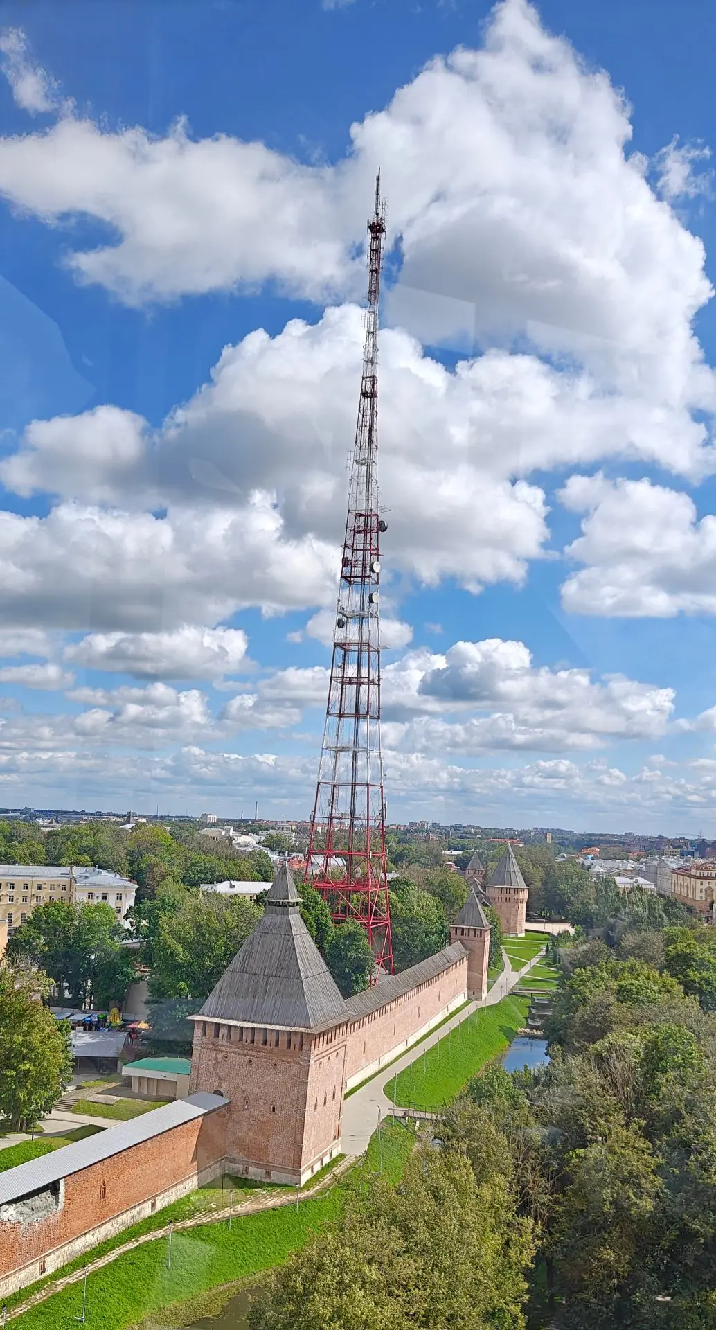🎉 С Днём города, Смоленск! Поздравляем всех смолян! Желаем родному городу процветания,...