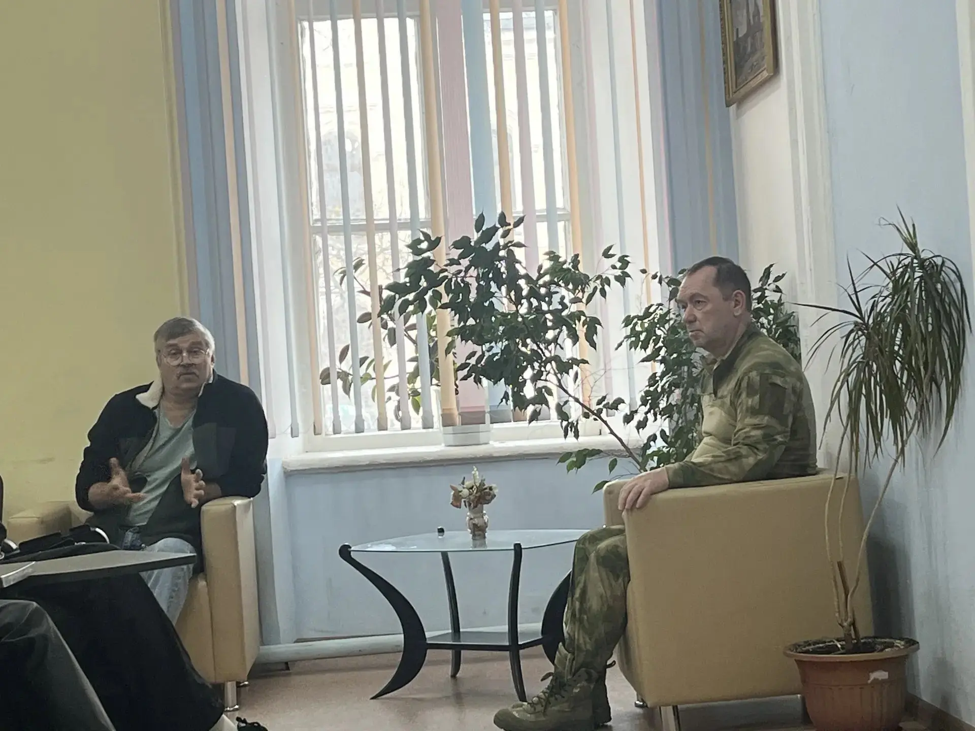 В преддверии Дня отца ветераны боевых действий встретились со студентами