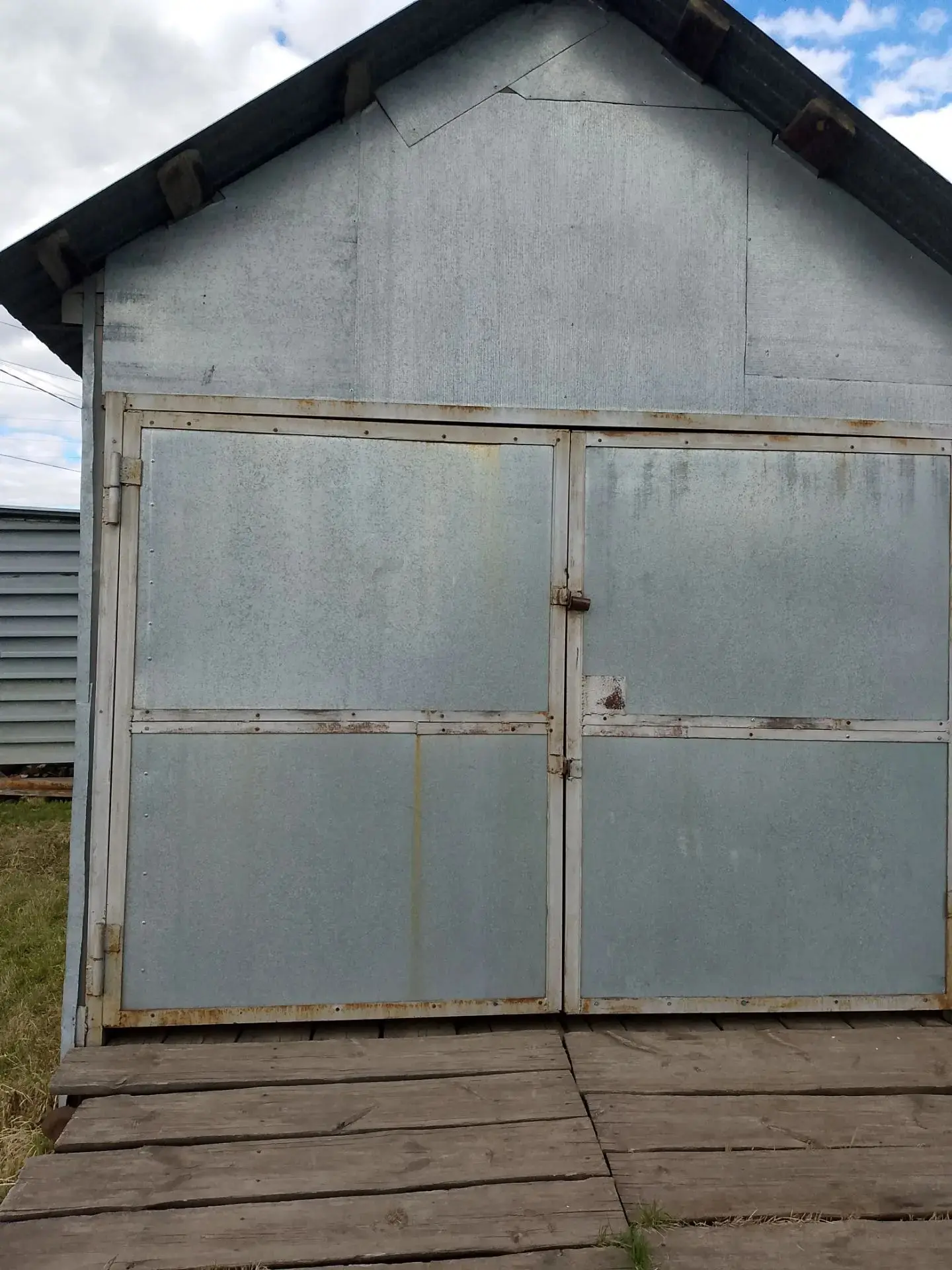 Продам гараж 3х 5,5