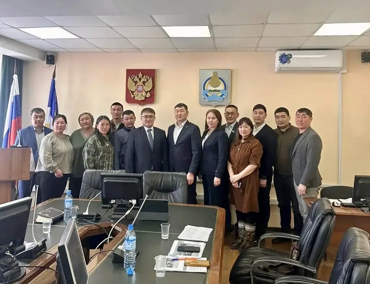 С Днём работника сельского хозяйства поздравляет земляков Глава Окинского сойотского му...
