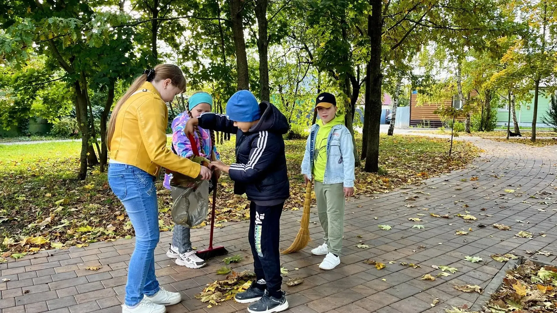 🍂 В октябре дан старт городским конкурсам и акциям в рамках осеннего месячника благоус...