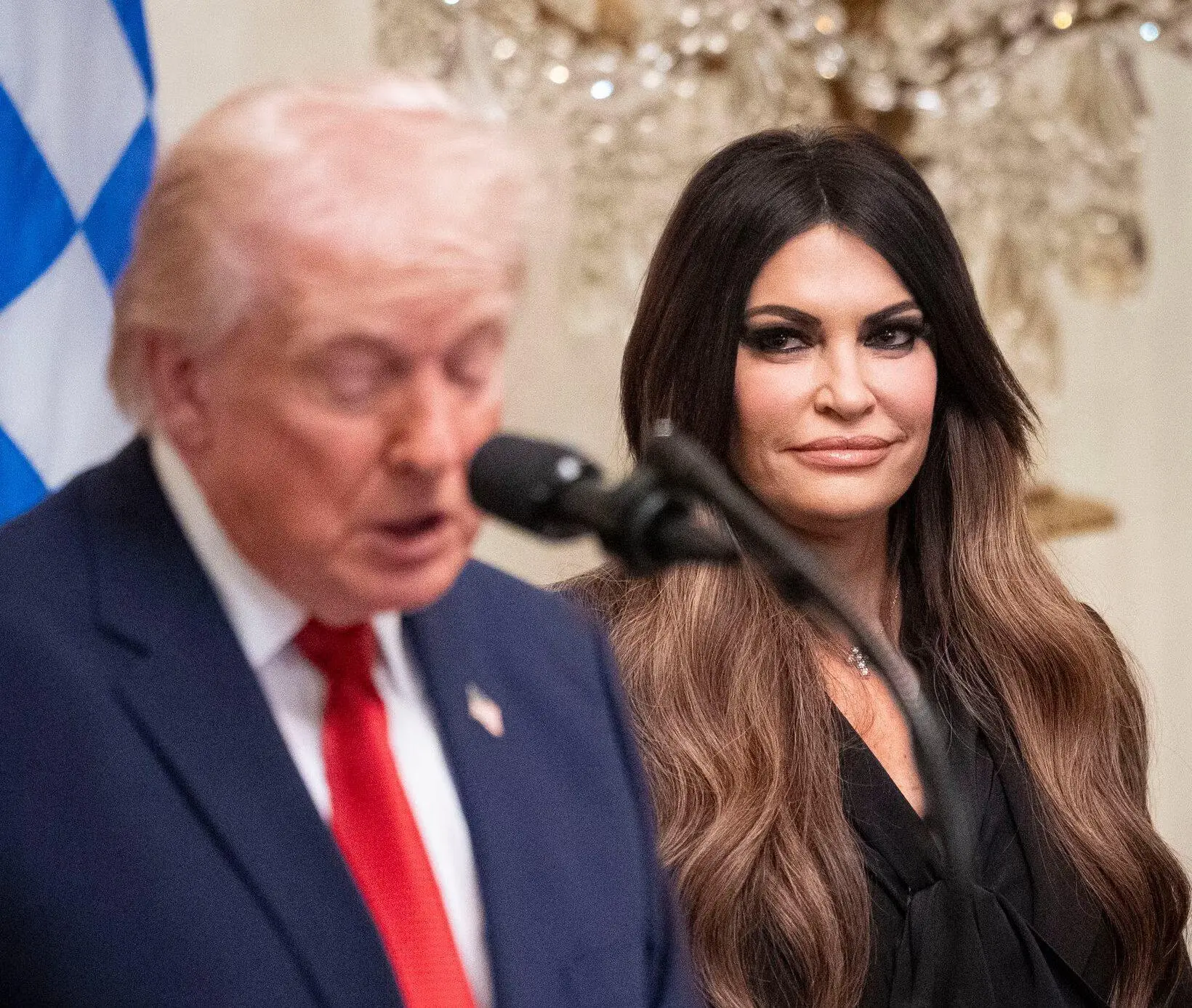 100 минг долларлик илтимос. Трамп Грециядаги элчисидан нега воз кечди?