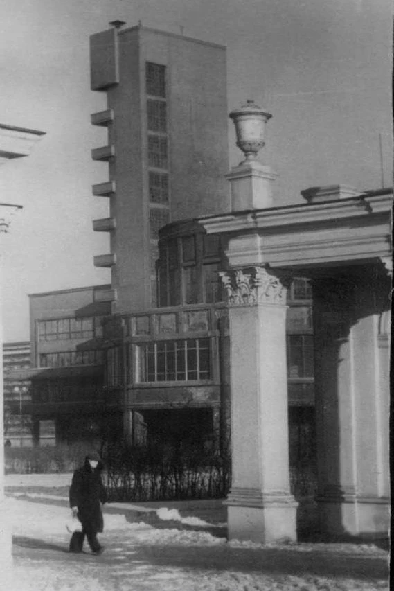 Январь 1951 года. Помещение Кировского райсовета, расположенное на Кировской площади.