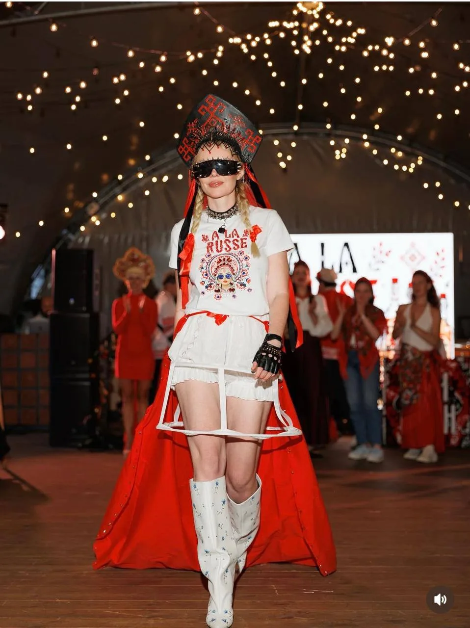 🖤🔴 В Питере прошёл конкурс A LA RUSSE. И моя футболка была на сцене.