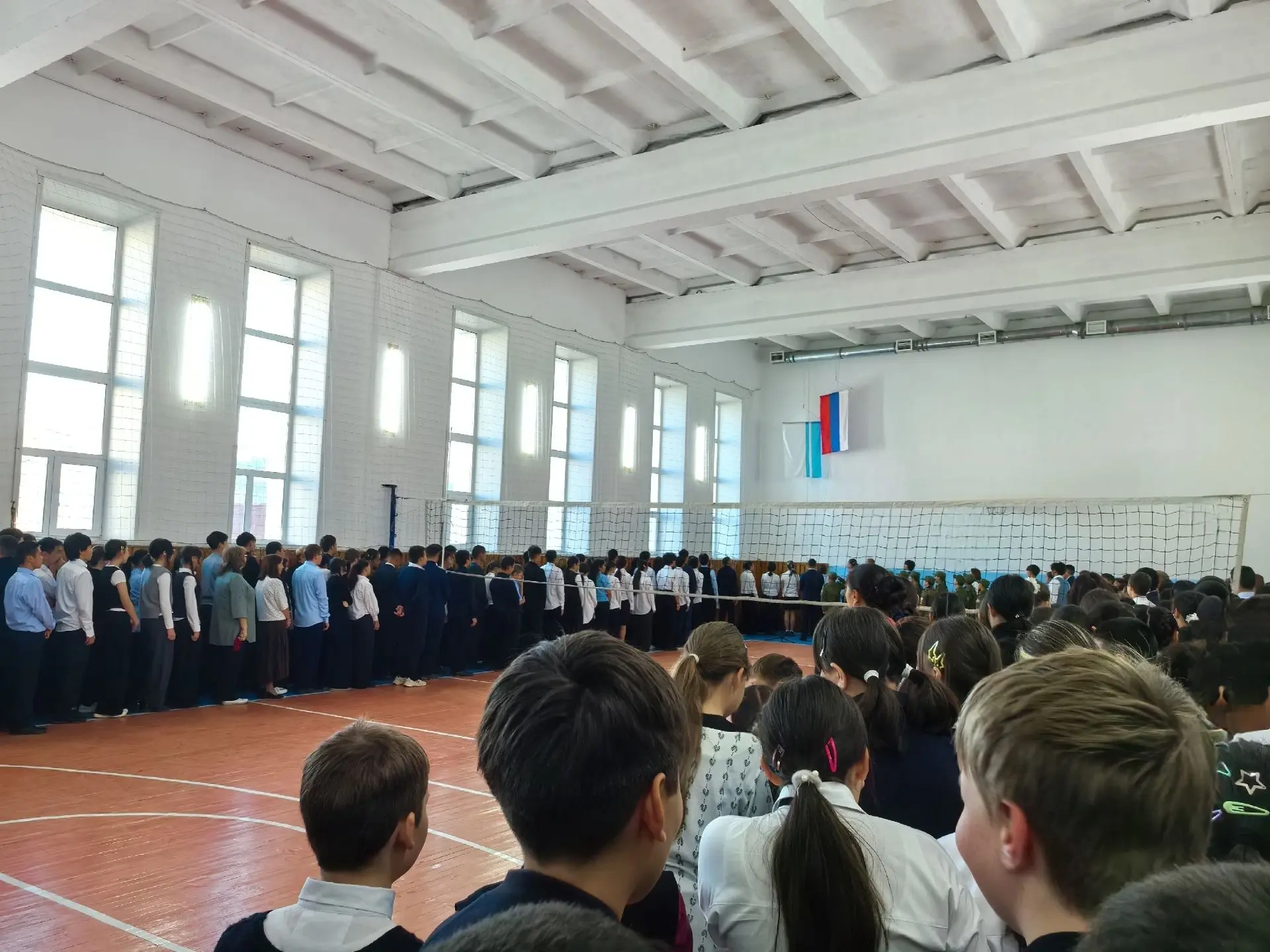 Сегодня, 12 октября, наш школьный понедельник начался особенно торжественно — с традици...