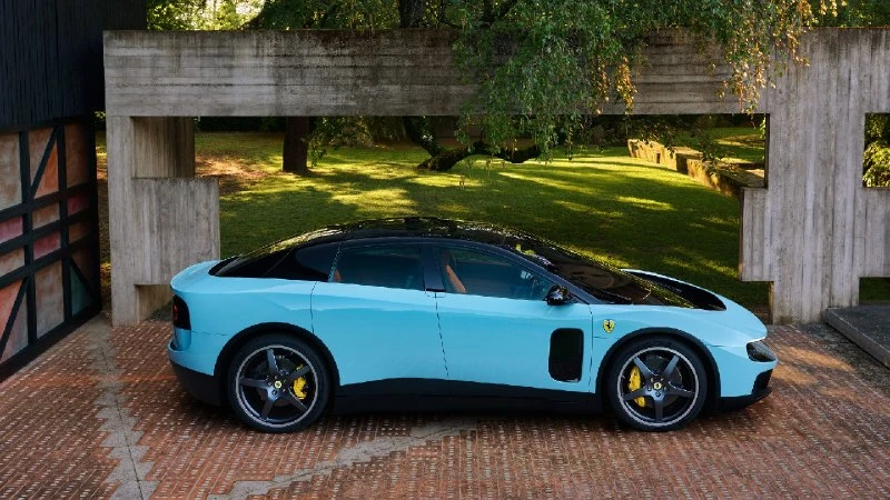 Первый электрический Ferrari Luce — появился благодаря СОВЕТУ Джеффа Безоса.