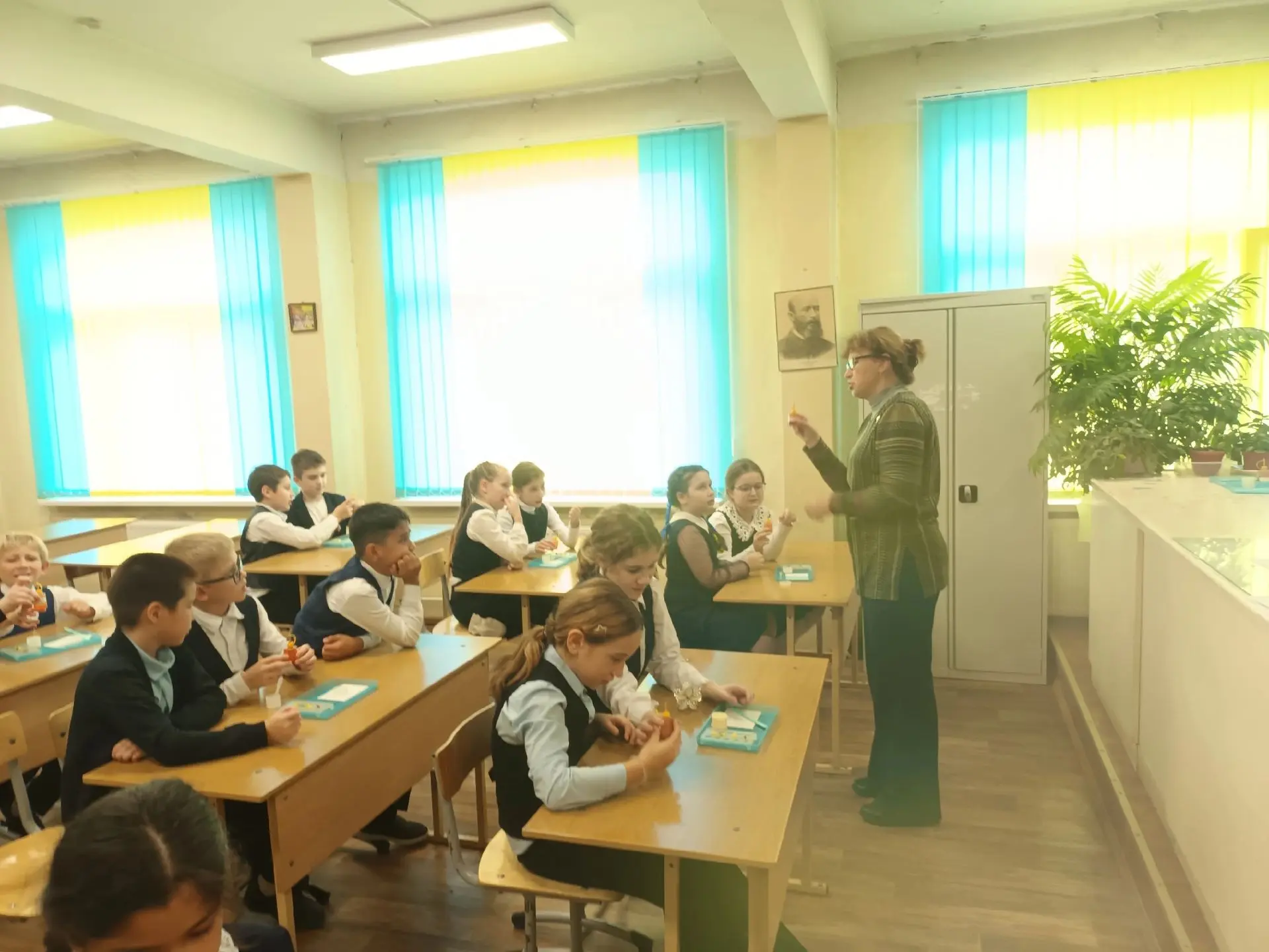 🧪 Юные химики из 3 «А» класса 6 октября в кабинете химии под руководством Атабей Н.Н. ...