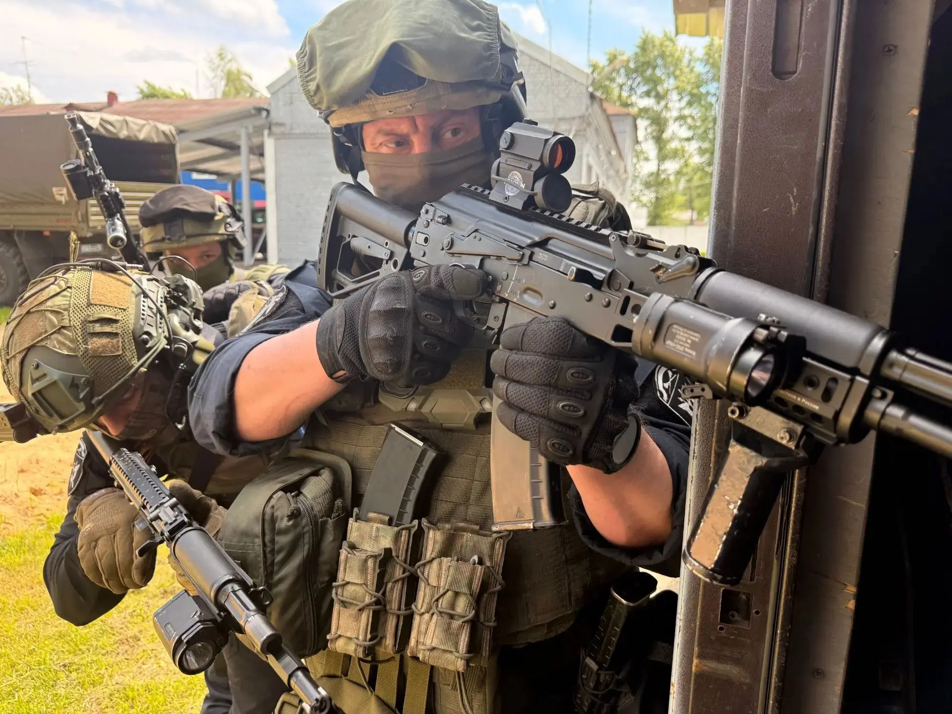 🐺⚡️ Щит Верхневолжья: тверской СОБР «Волк» отметили профессиональный праздник