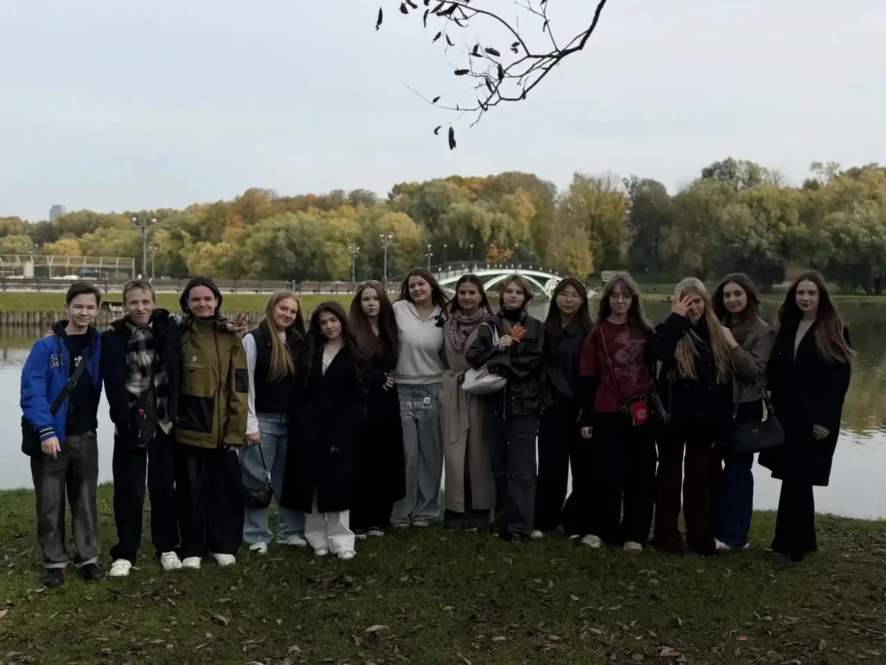 Сегодня 10 «В» класс отправился на осеннюю прогулку по парку Царицыно 🍁