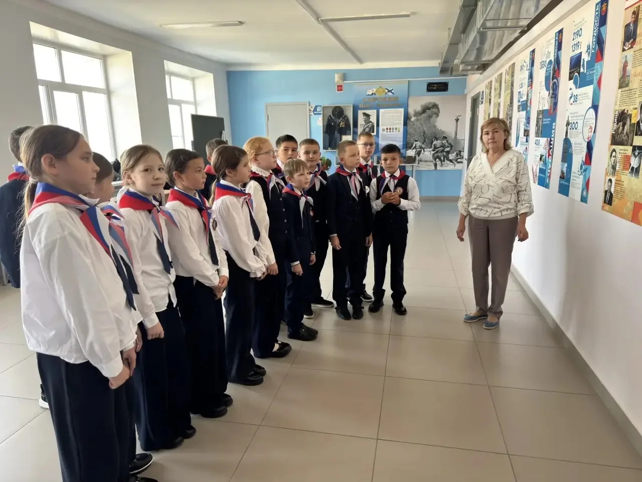 В рамках двухнедельника начальных классов ученики 4 «б» класса под руководством классно...