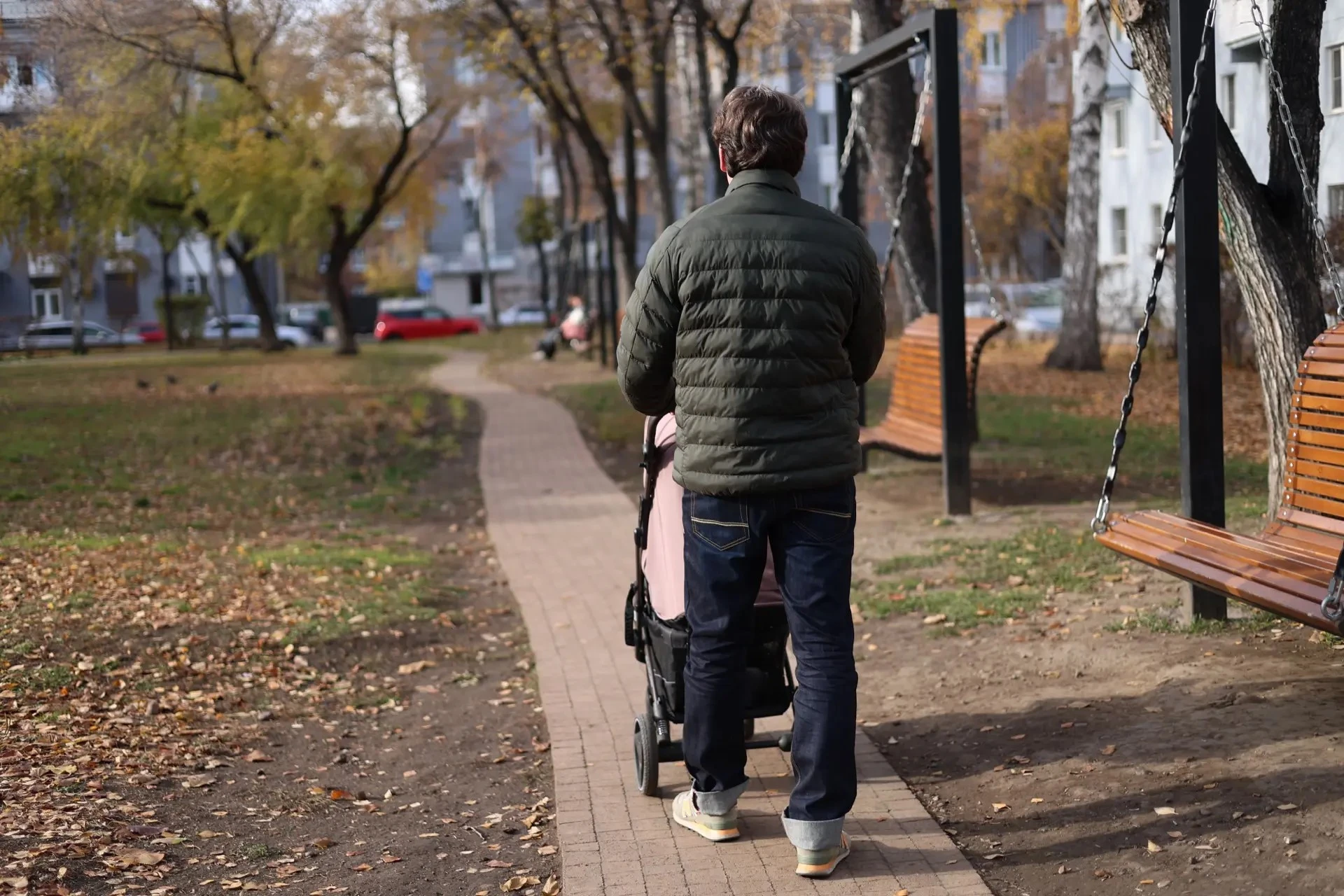 👶 🍼 🧸 Все больше отцов из Приангарья берут декретный отпуск