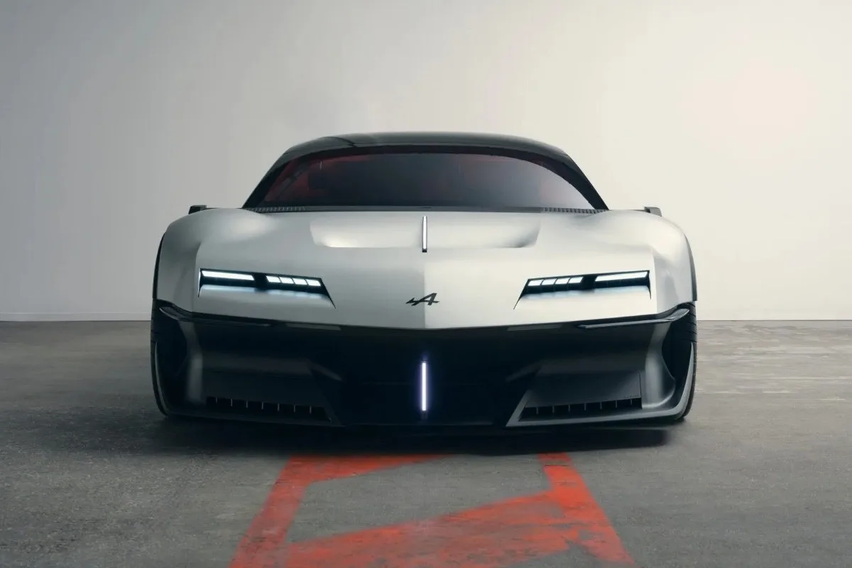 На Парижском автосалоне представили Alpine A310 Vision