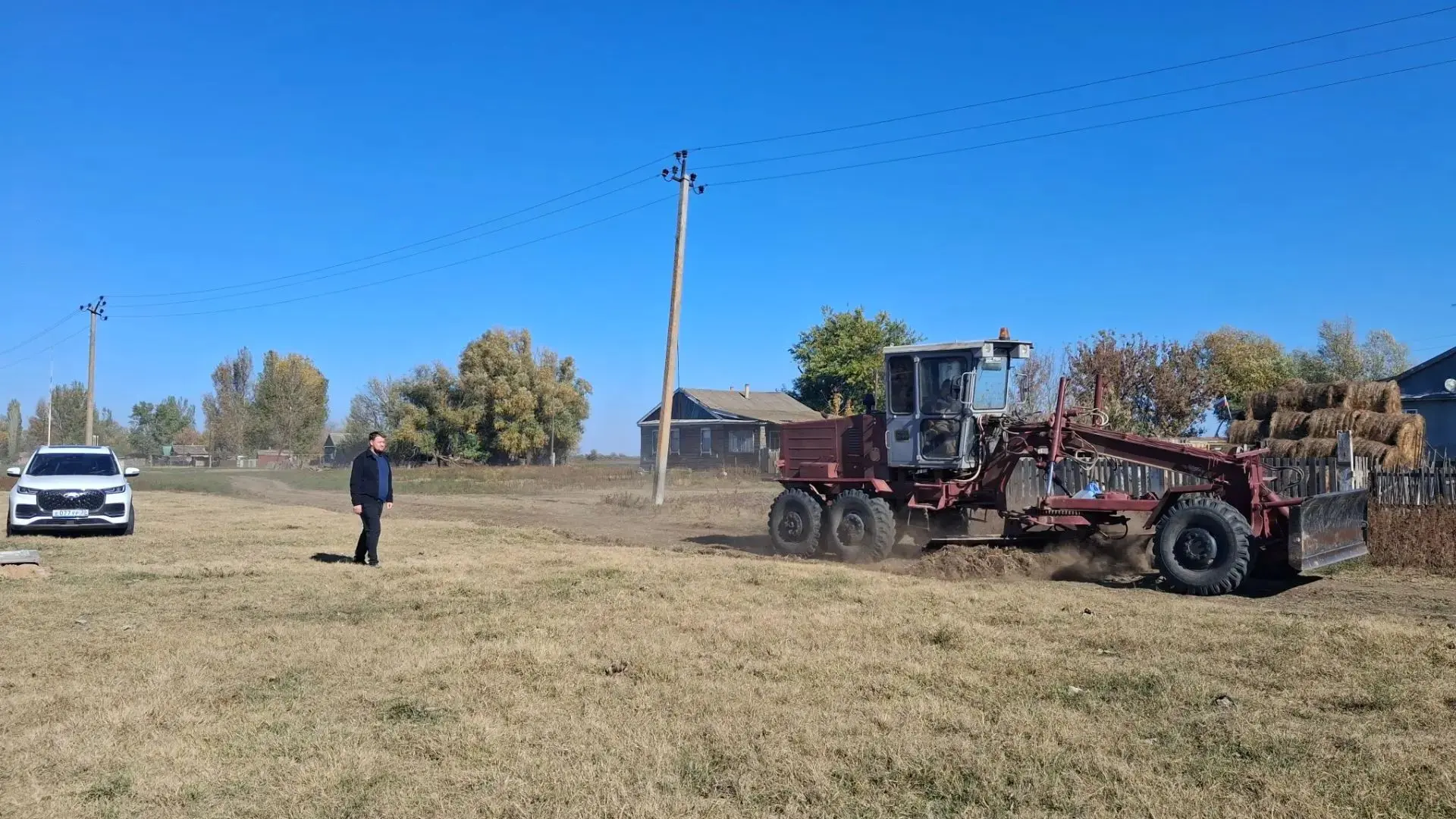 В с.Тумак по улице Заречная проведены работы по профилированию дорожного полотна с испо...