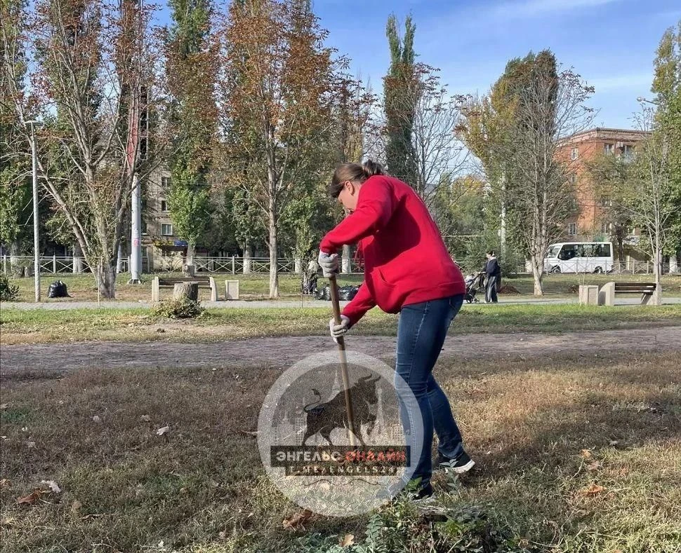 Субботник прошёл у ТСУ «Энгельсстрой»