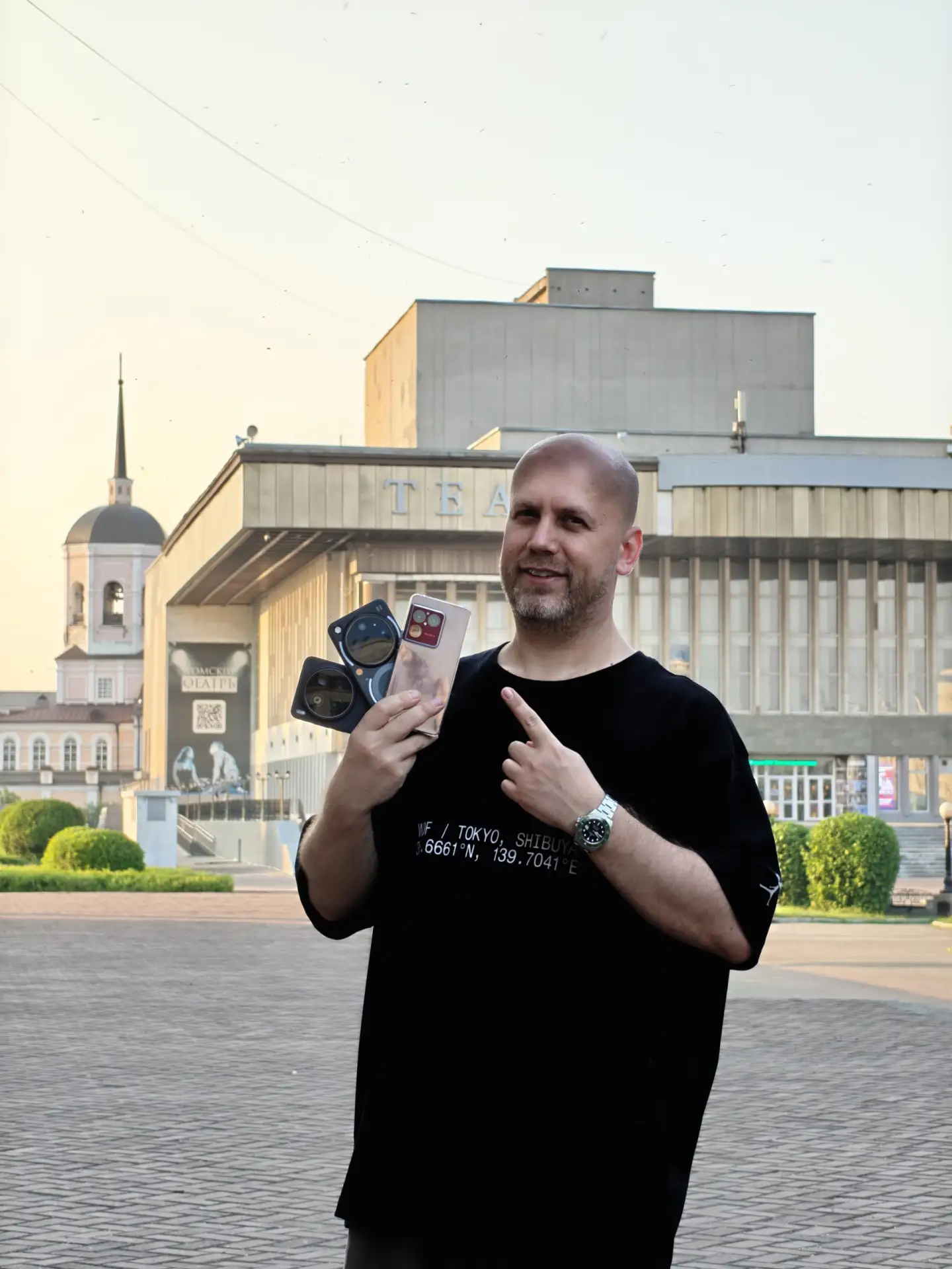 Что этот OnePlus 15 себе позволяет?