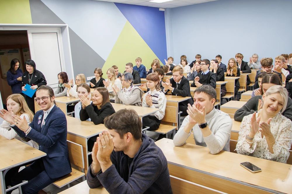🚀 Как построить успешную карьеру в родном городе: лицеисты КнАГУ пообщались с представ...