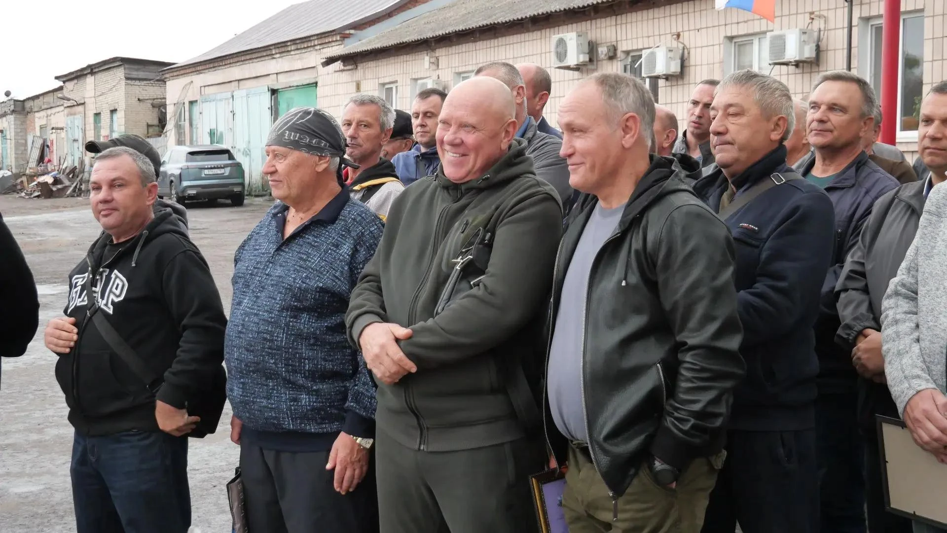 🚜Руководители города поздравили дорожников с профессиональным праздником