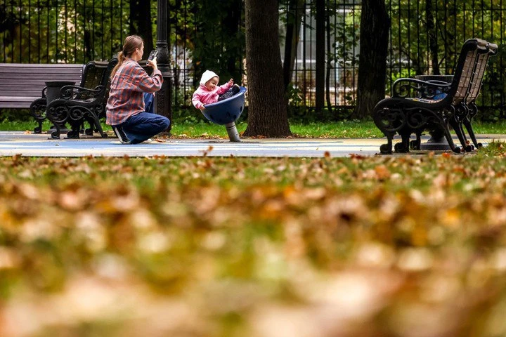 Налоги с пеленок: родителям напомнили о долгах младенцев