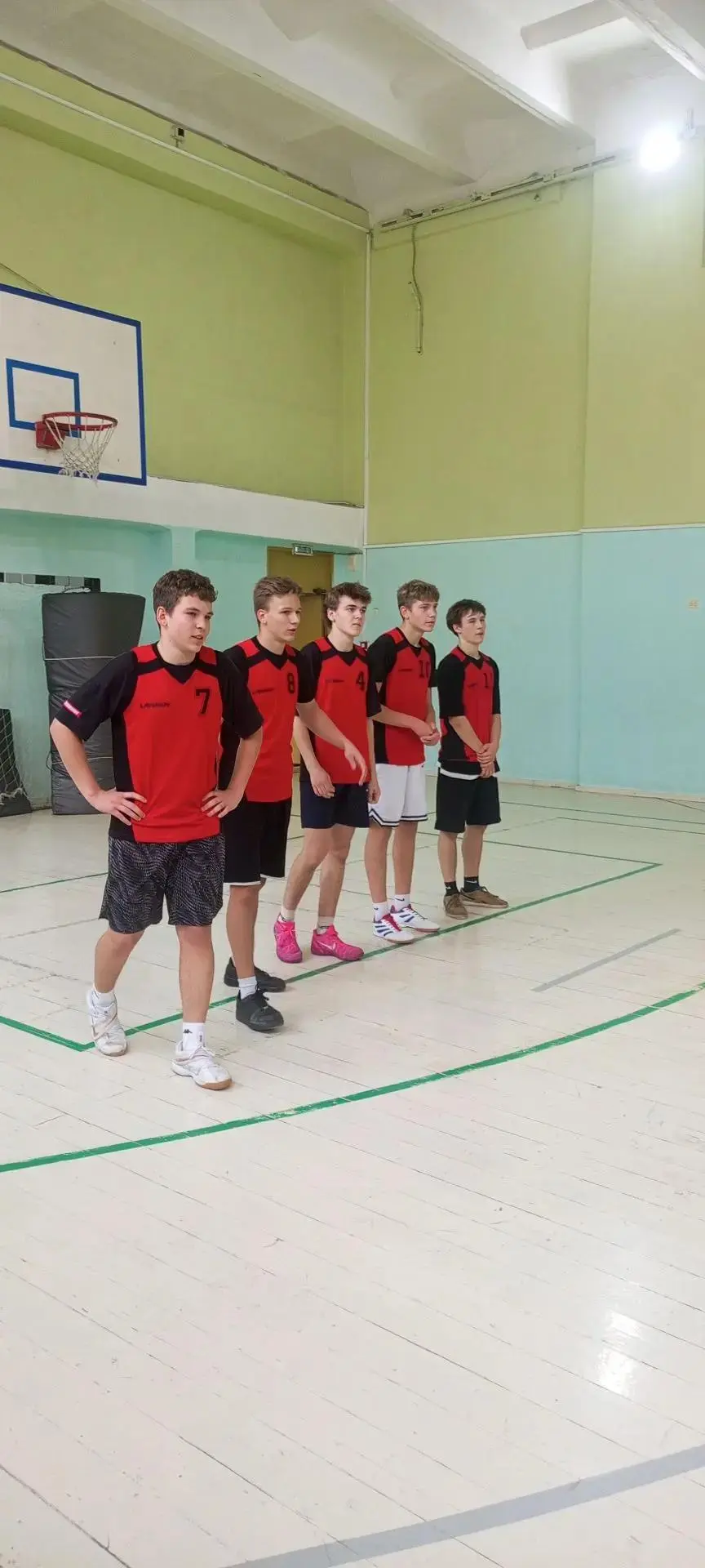 🏀 Наша команда — бронзовые призёры Первенства района по баскетболу! 🥉