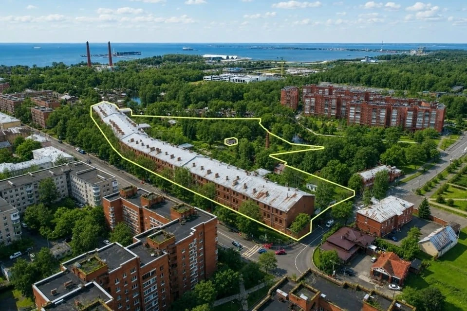 Кронштадтскую казарму почти за 356 млн рублей снова выставили на торги