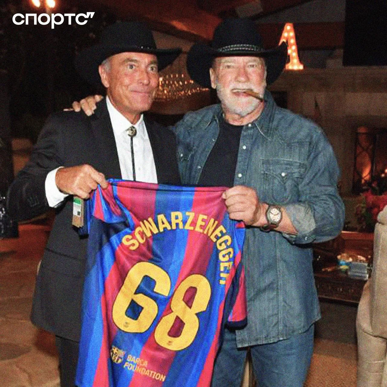 🇪🇸🤩 Арнольд Шварценеггер с сигарой в зубах и улыбкой на лице сфоткался с правой руко...