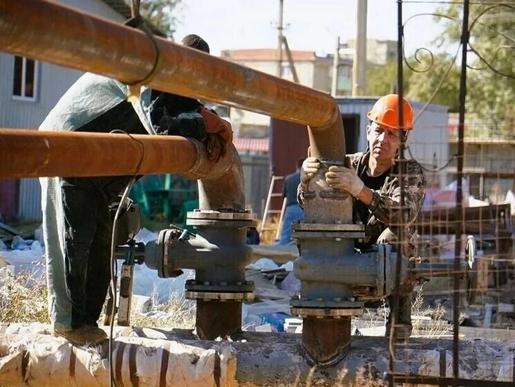 В Астрахани провели учения по аварийному подключению здания к резервному теплу