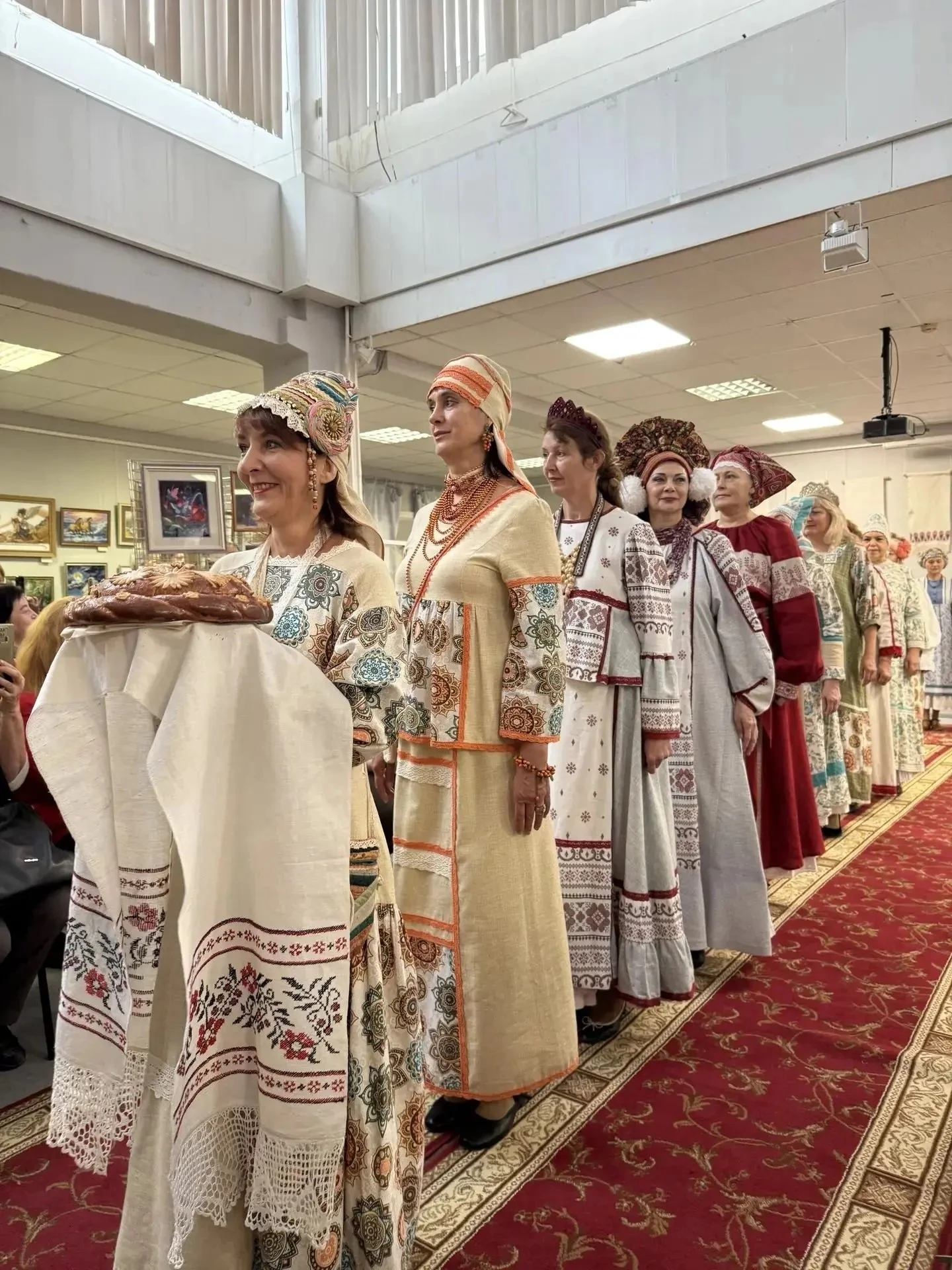 В музее Бердска открылись фестивали этно-моды и вышивки
