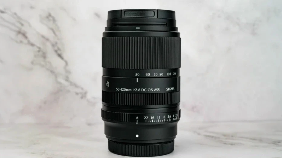 📸 Sigma завершила компактную тройку зумов f/2.8 для APS-C камер.