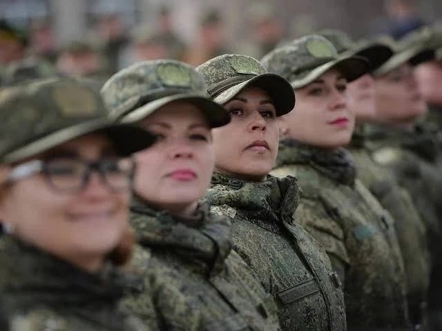 Правительство внесло в Госдуму законопроект о повышении предельного возраста военной сл...