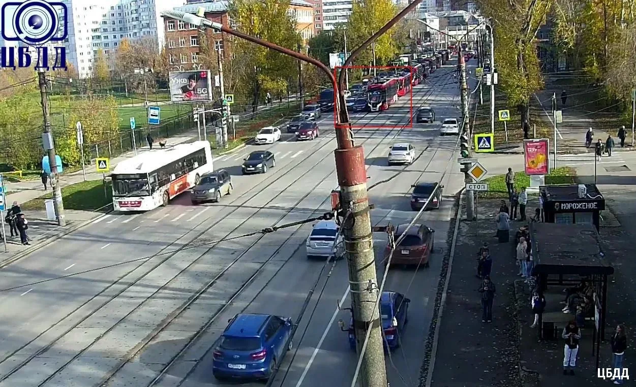 🚃 В Перми на улице Мира встали трамваи