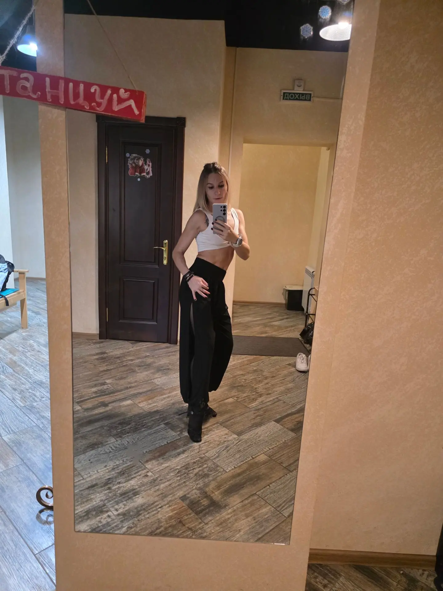 00:17 / В ритме паркета: Спортивные бальные танцы 💃