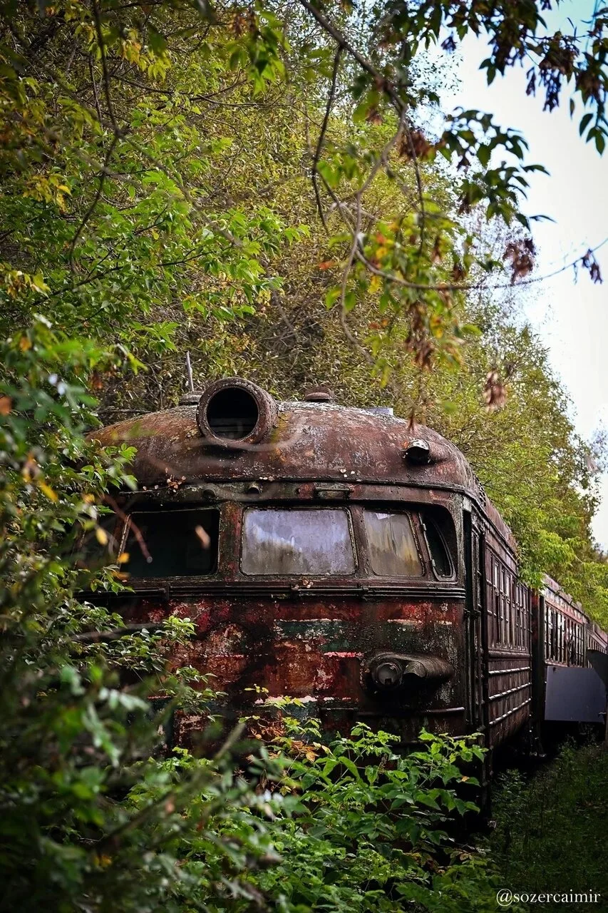 ⛰ «Кладбище паровозов» - место, где время остановилось.