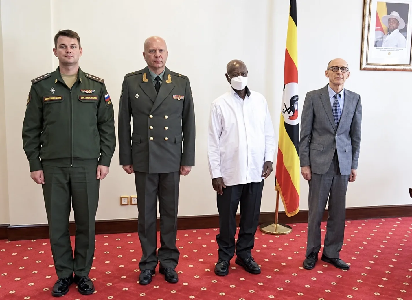🇺🇬🇷🇺 Президент Уганды обсудил с российской делегацией военное сотрудничество.