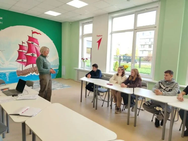 В гдовской школе прошло первое занятие элективного курса «Школьное лесничество: професс...