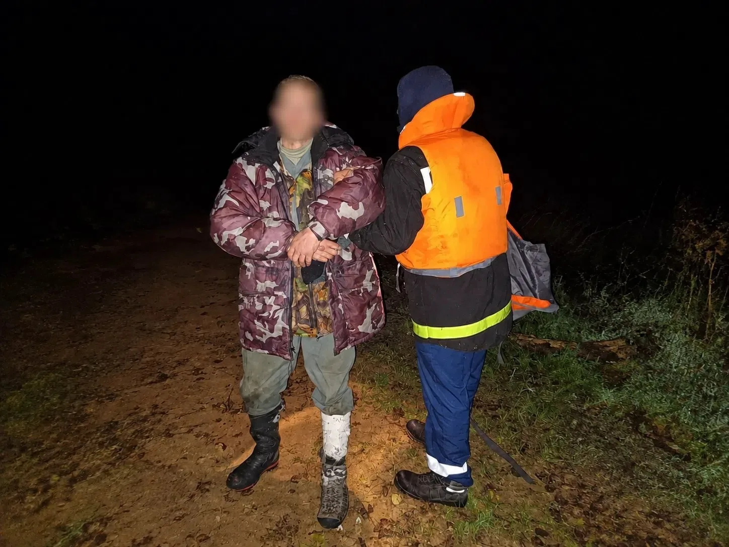 На Клязьме в черте Владимира спасатели эвакуировали рыбака с ожогом ноги