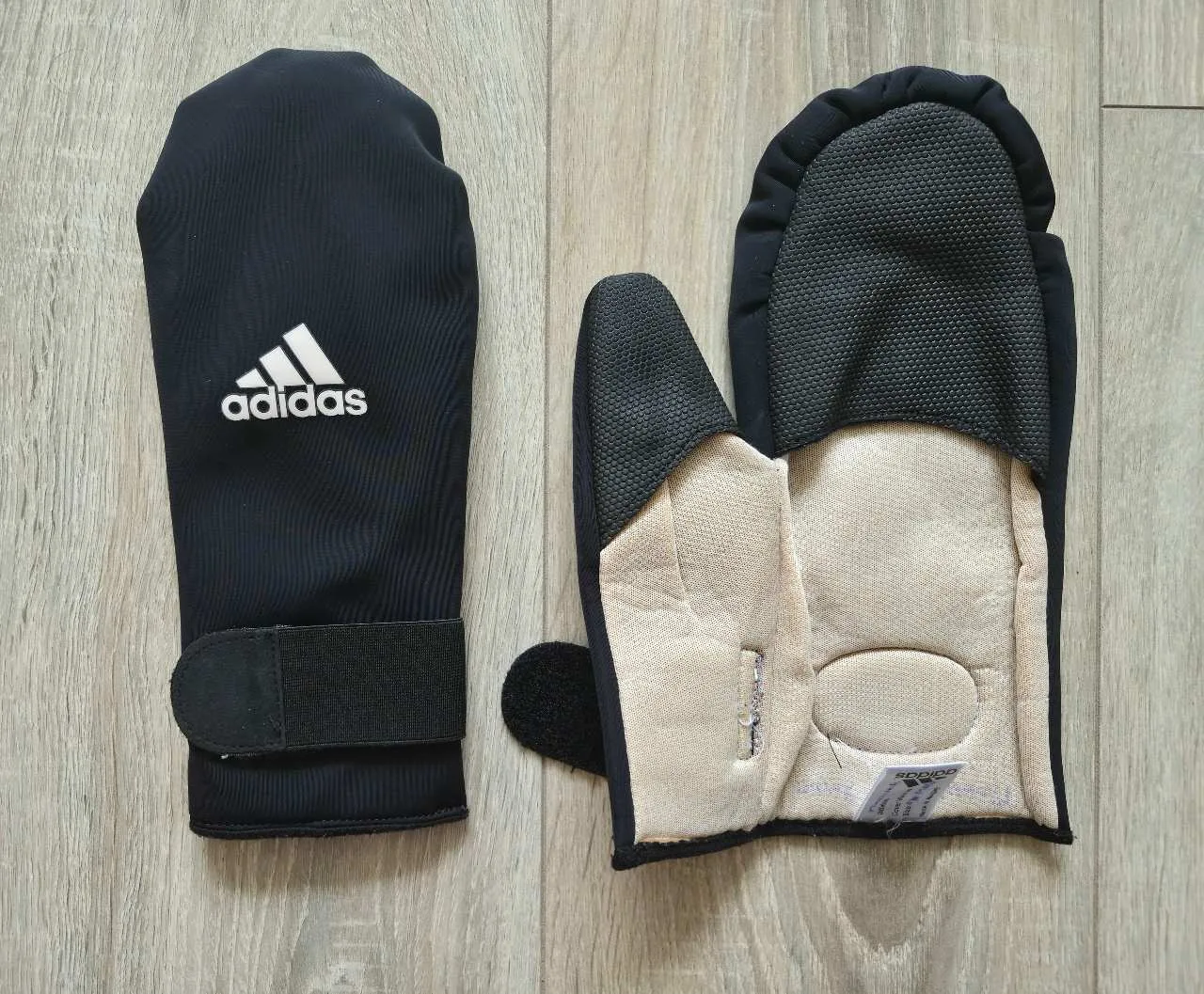 Продам рукавицы Adidas cover warm up